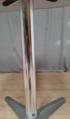 Table bistrot en metal