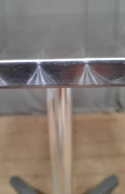 Table bistrot en metal