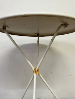 Table bistrot en métal vintage