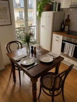 Table bistrot en noyer