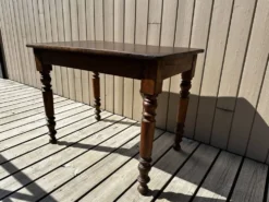 Table bistrot en noyer