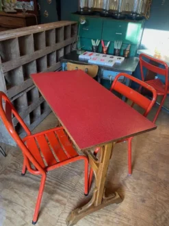 Table bistrot Formica rouge 1950