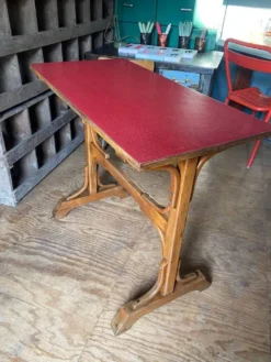 Table bistrot Formica rouge 1950