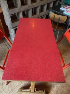 Table bistrot Formica rouge 1950