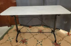 Table bistrot marbre