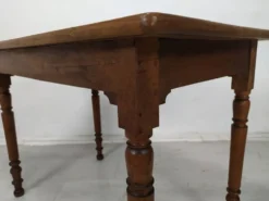 Table bistrot noyer