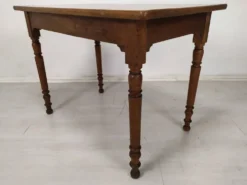 Table bistrot noyer