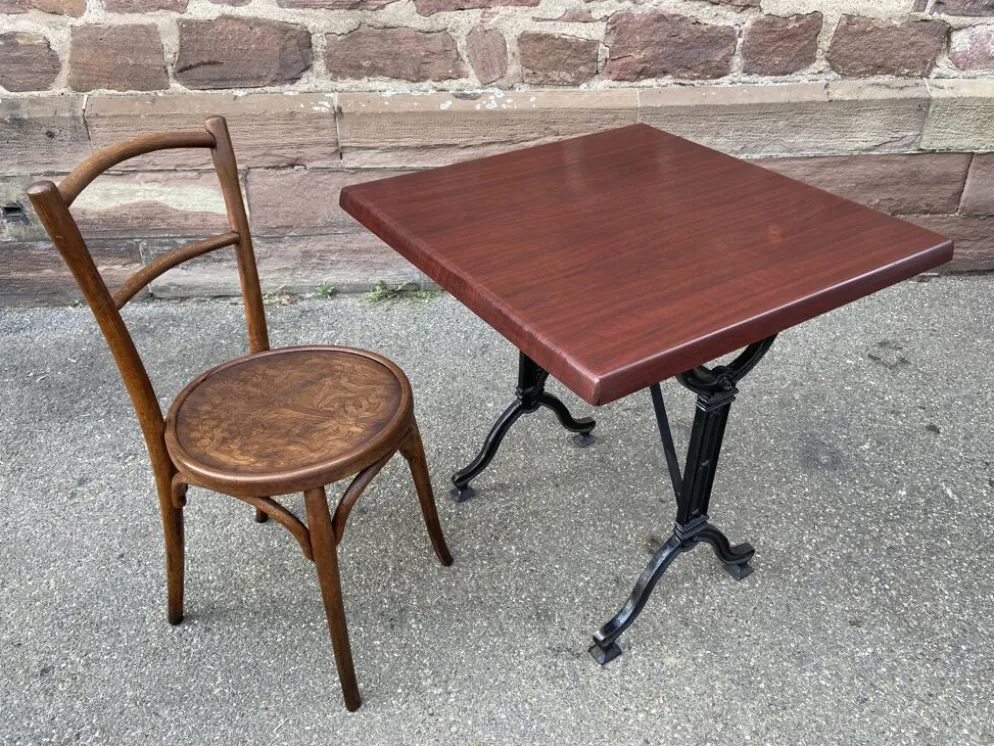 table bistrot parisienne fonte Mid-century French Paris café Montmartre bistro table 80s