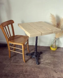 Table bistrot pied central en fonte style industriel