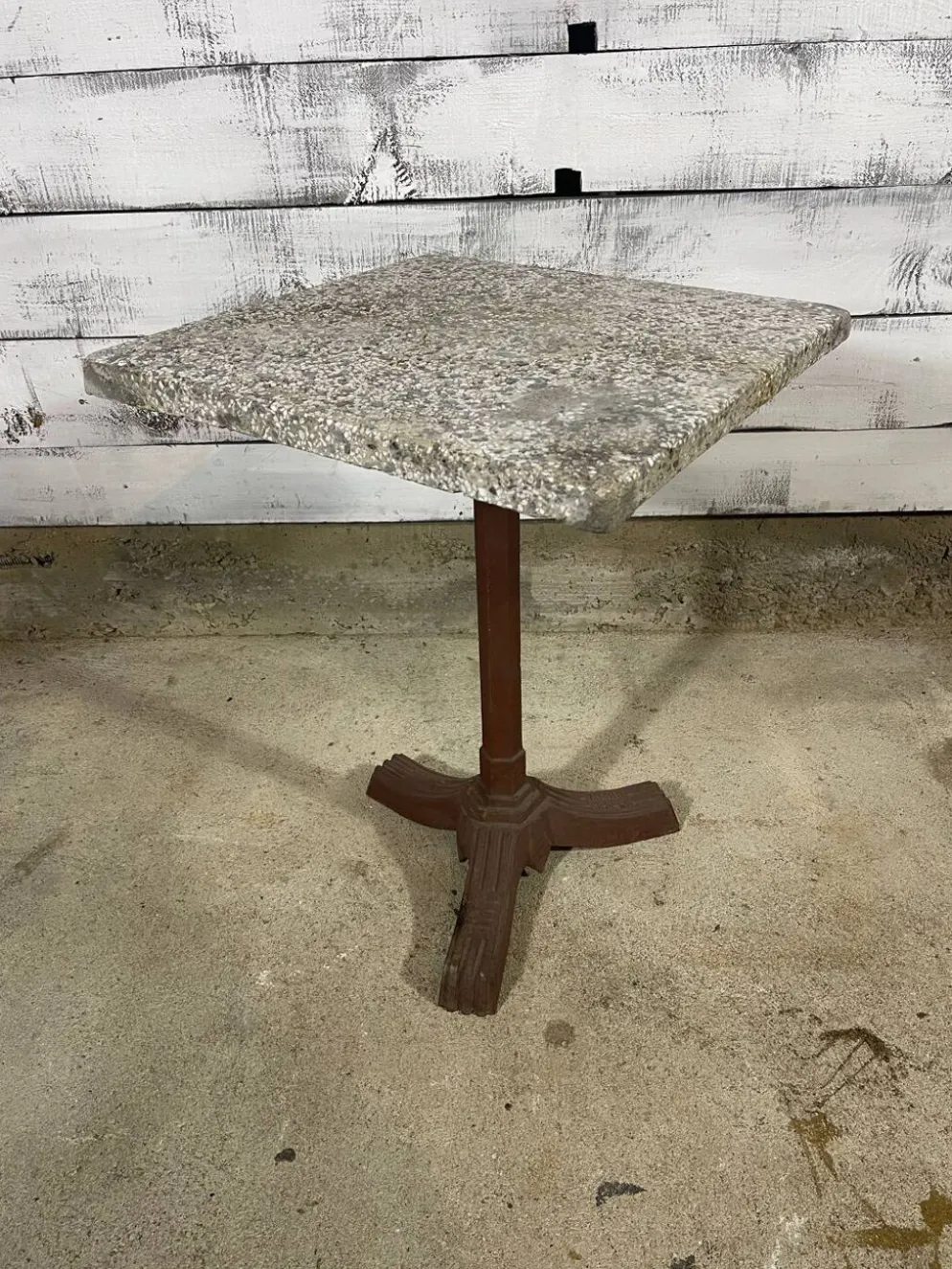 Table bistrot pied en fonte