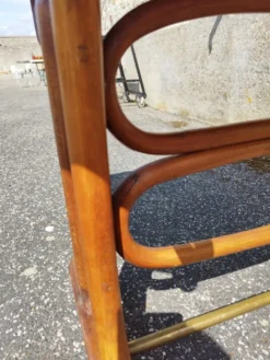 Table bistrot pieds en bois courbé