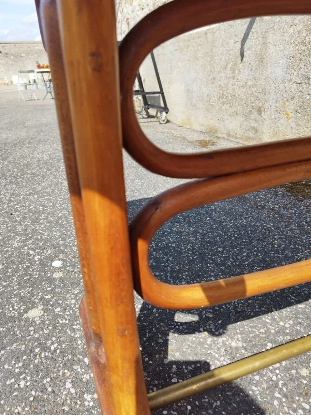 Table bistrot pieds en bois courbé