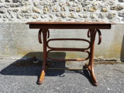 Table bistrot pieds en bois courbé