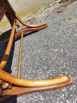 Table bistrot pieds en bois courbé