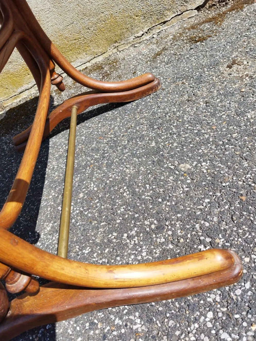 Table bistrot pieds en bois courbé