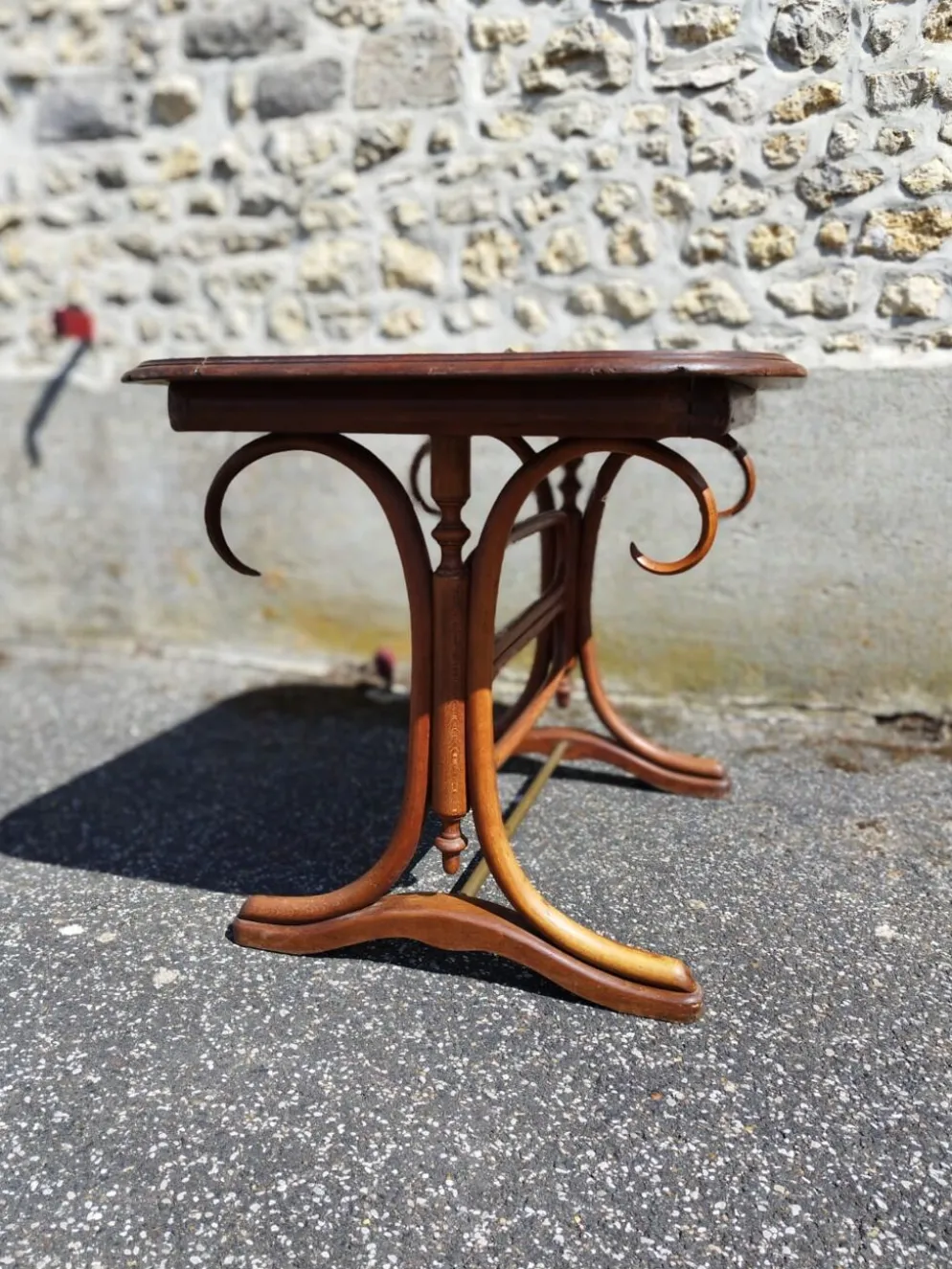 Table bistrot pieds en bois courbé