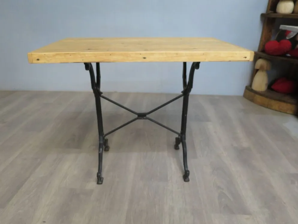 table bistrot piétement métal plateau rustique