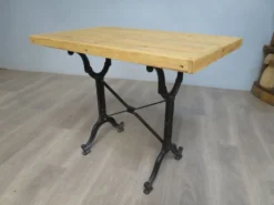 table bistrot piétement métal plateau rustique