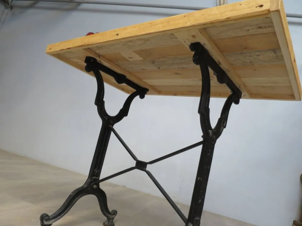 table bistrot piétement métal plateau rustique