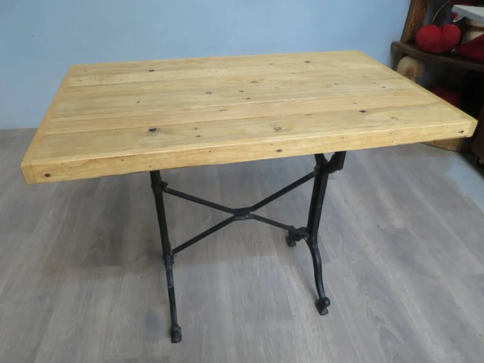 table bistrot piétement métal plateau rustique