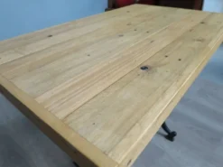table bistrot piétement métal plateau rustique
