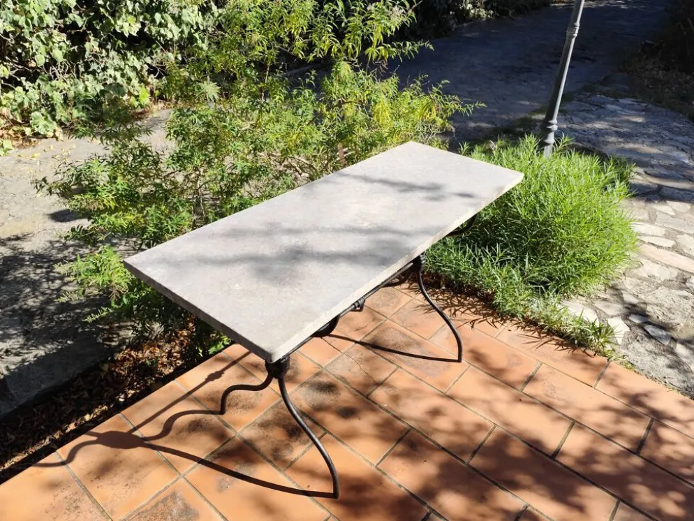Table bistrot rectangulaire piètement x en fonte et plateau en marbre vintage