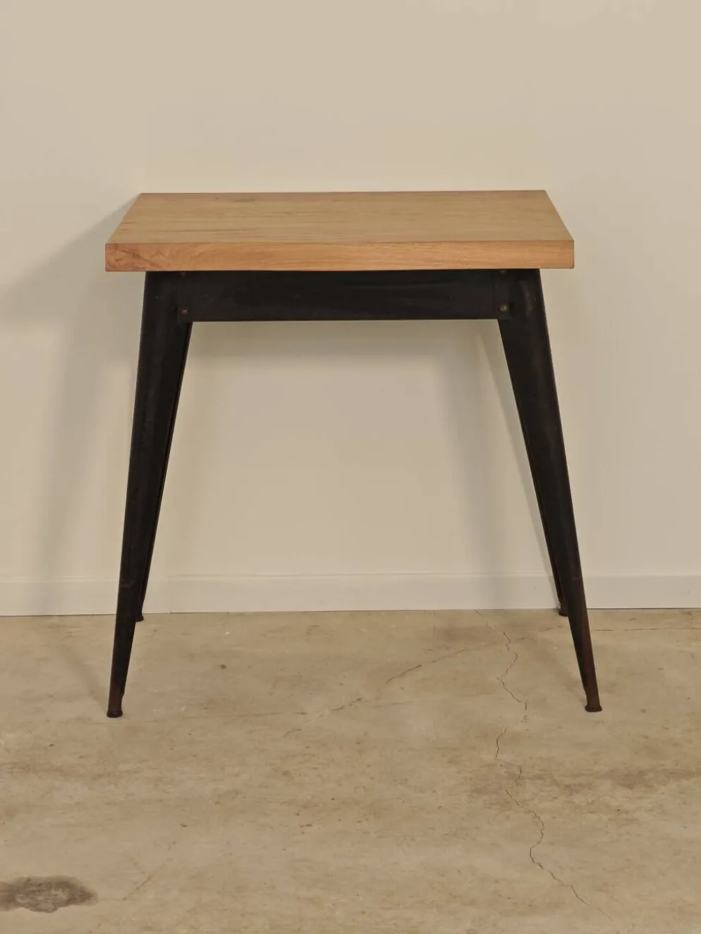 Table bistrot tolix T55 plateau chêne massif