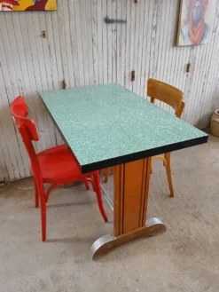 Table bistrot vintage