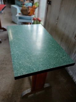 Table bistrot vintage