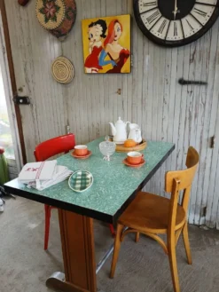 Table bistrot vintage