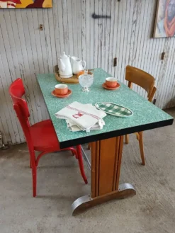Table bistrot vintage