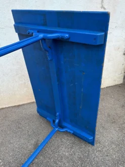 Table bistrot vintage bleue