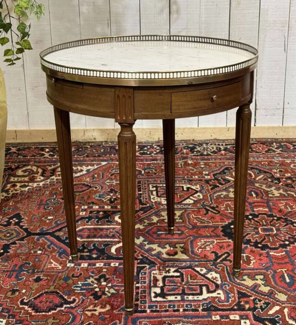 Table bouillotte de style Louis XVI des années 1960 en acajou et dessus mar