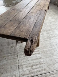Table brutaliste art populaire XXL 3m5/4m pin et chêne