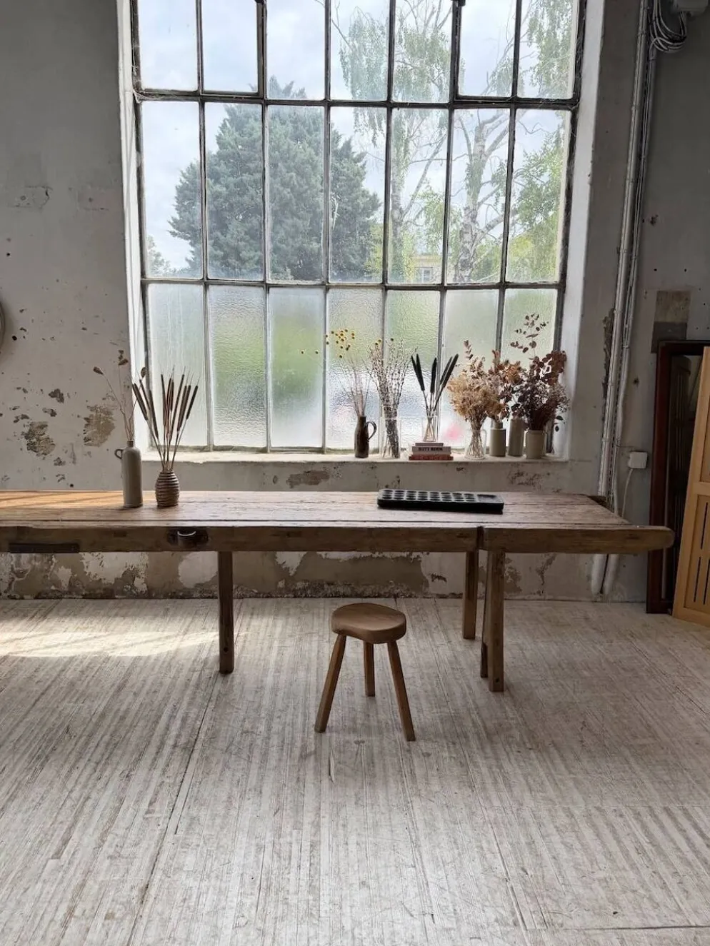 Table brutaliste art populaire XXL 3m5/4m pin et chêne