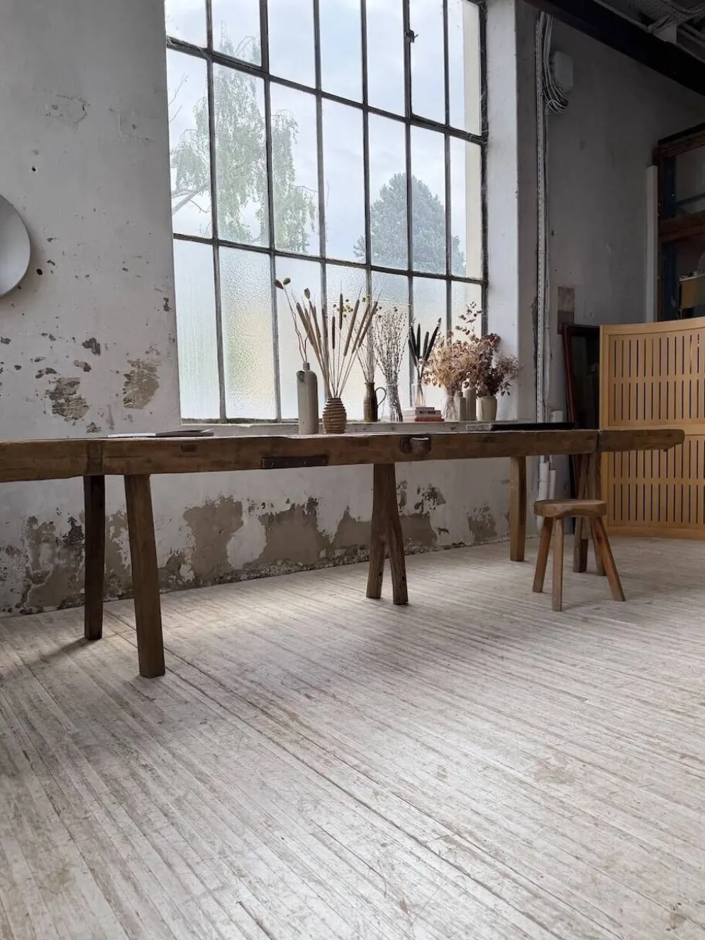 Table brutaliste art populaire XXL 3m5/4m pin et chêne