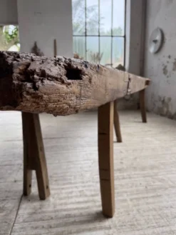 Table brutaliste art populaire XXL 3m5/4m pin et chêne