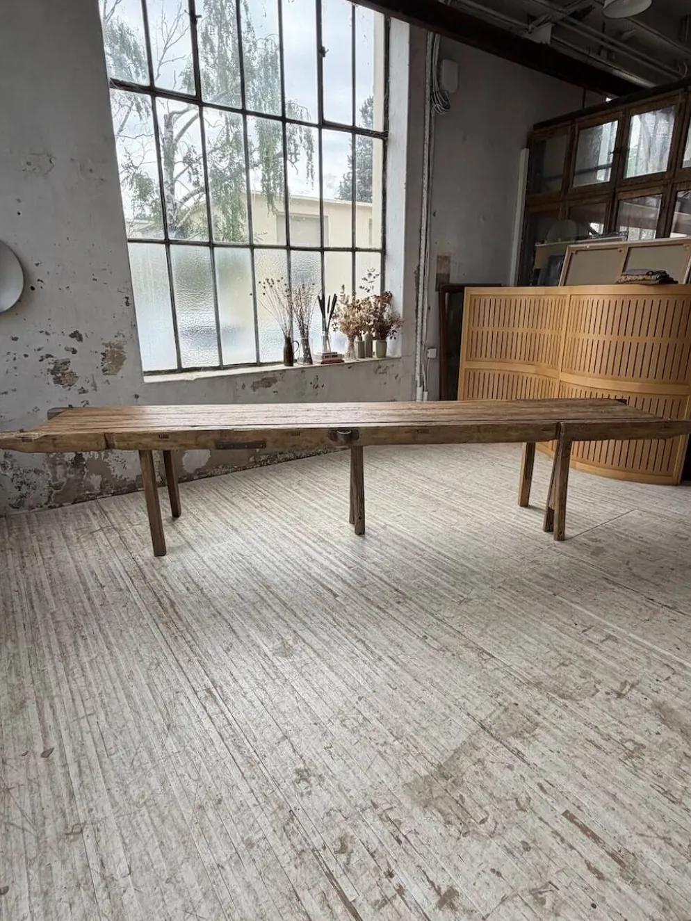 Table brutaliste art populaire XXL 3m5/4m pin et chêne