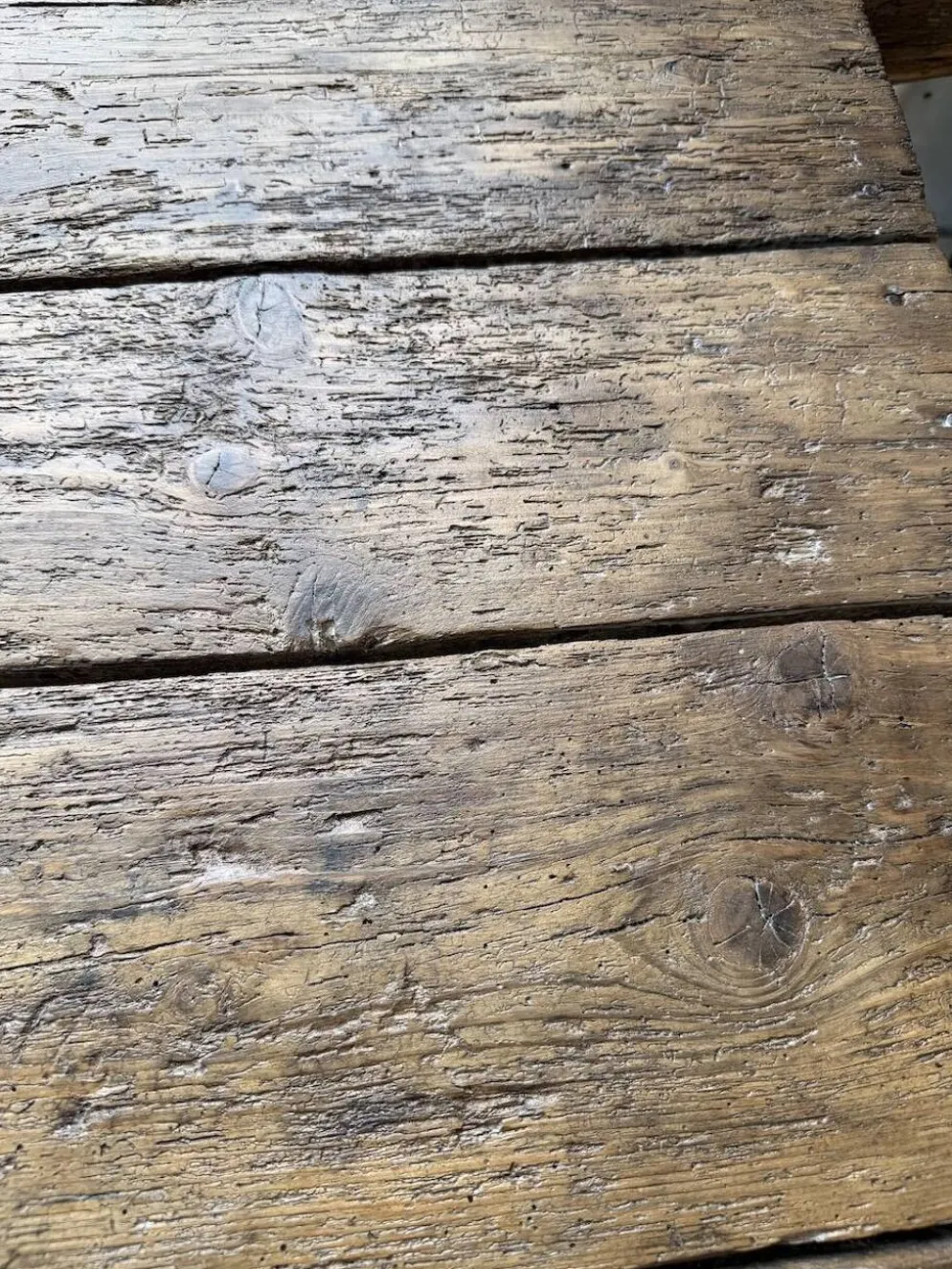 Table brutaliste art populaire XXL 3m5/4m pin et chêne