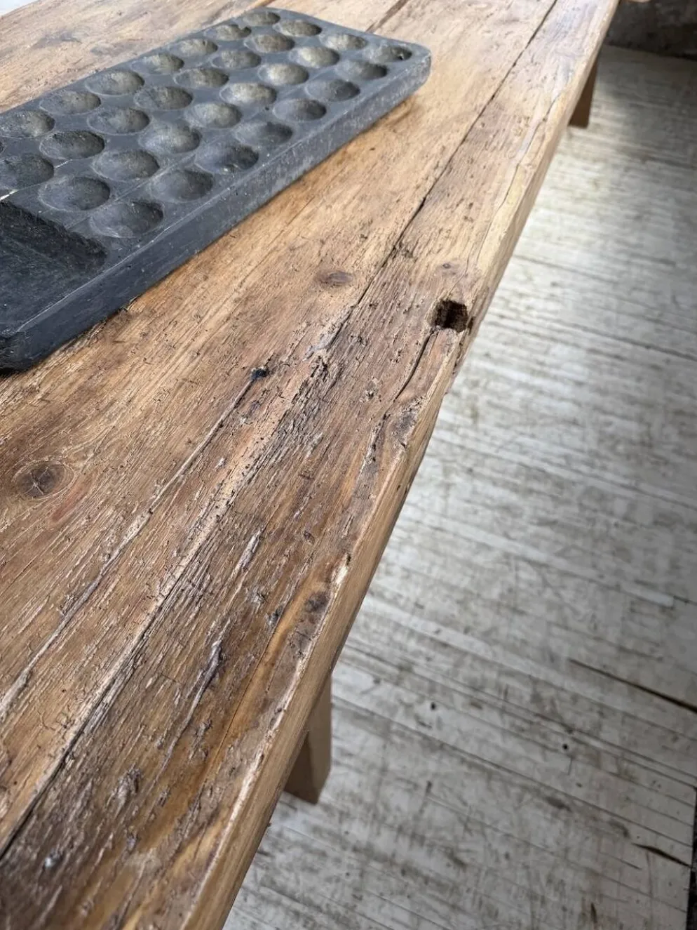 Table brutaliste art populaire XXL 3m5/4m pin et chêne