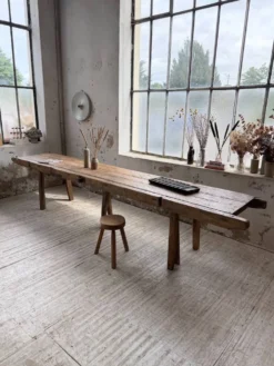 Table brutaliste art populaire XXL 3m5/4m pin et chêne