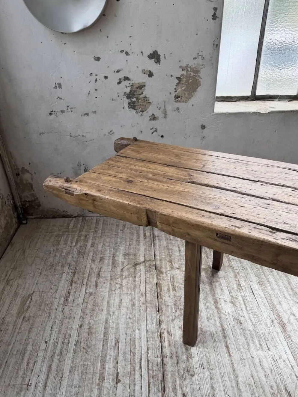 Table brutaliste art populaire XXL 3m5/4m pin et chêne