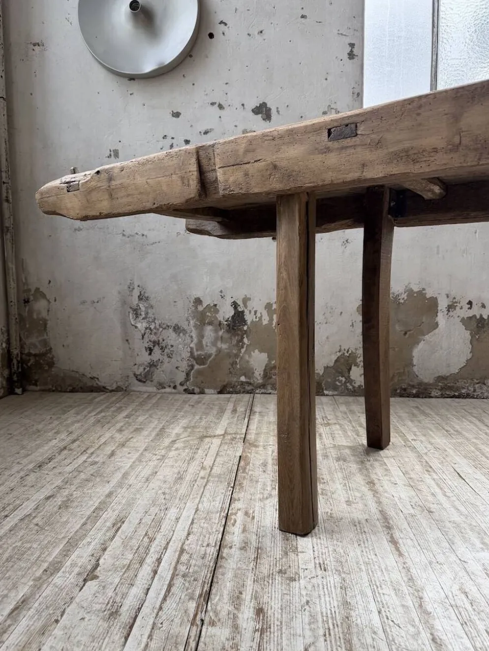 Table brutaliste art populaire XXL 3m5/4m pin et chêne
