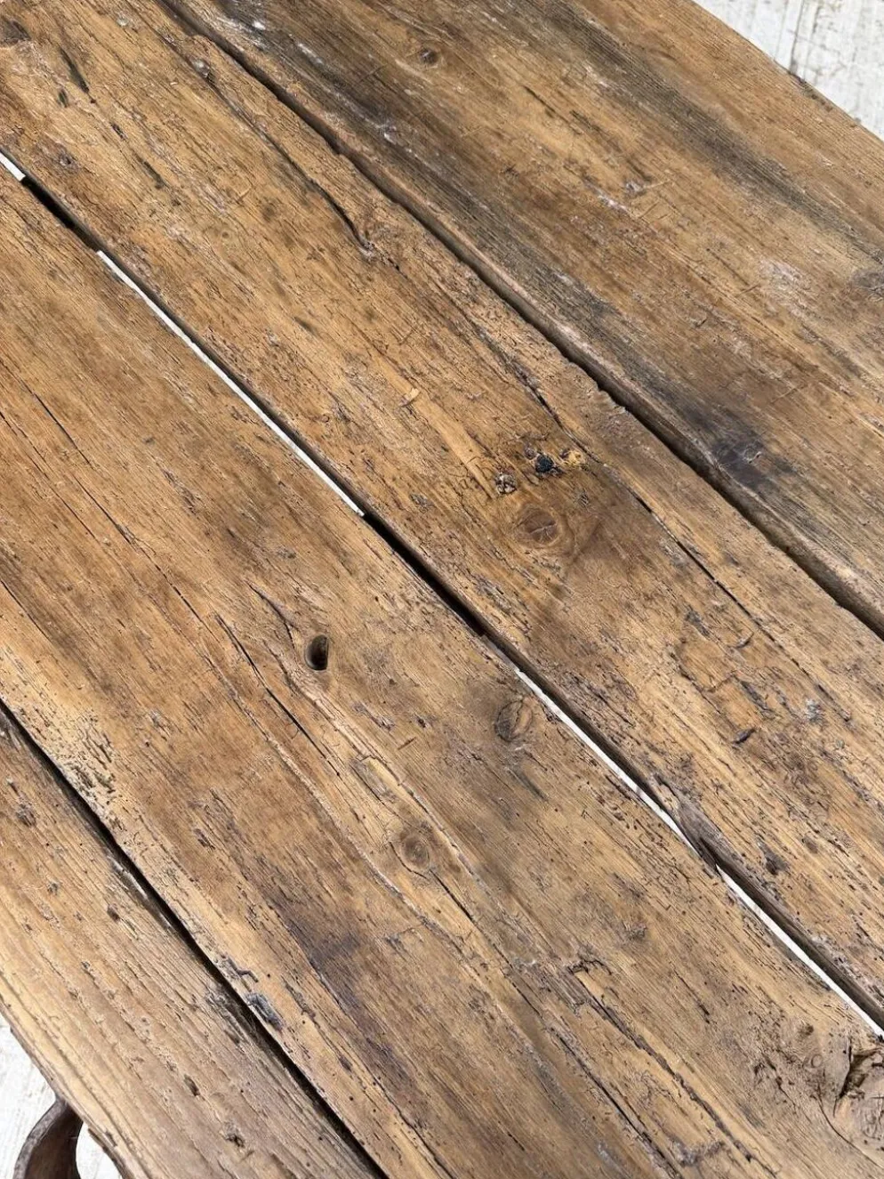Table brutaliste art populaire XXL 3m5/4m pin et chêne