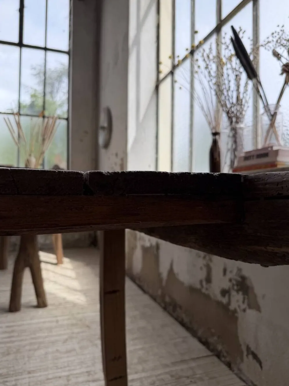 Table brutaliste art populaire XXL 3m5/4m pin et chêne