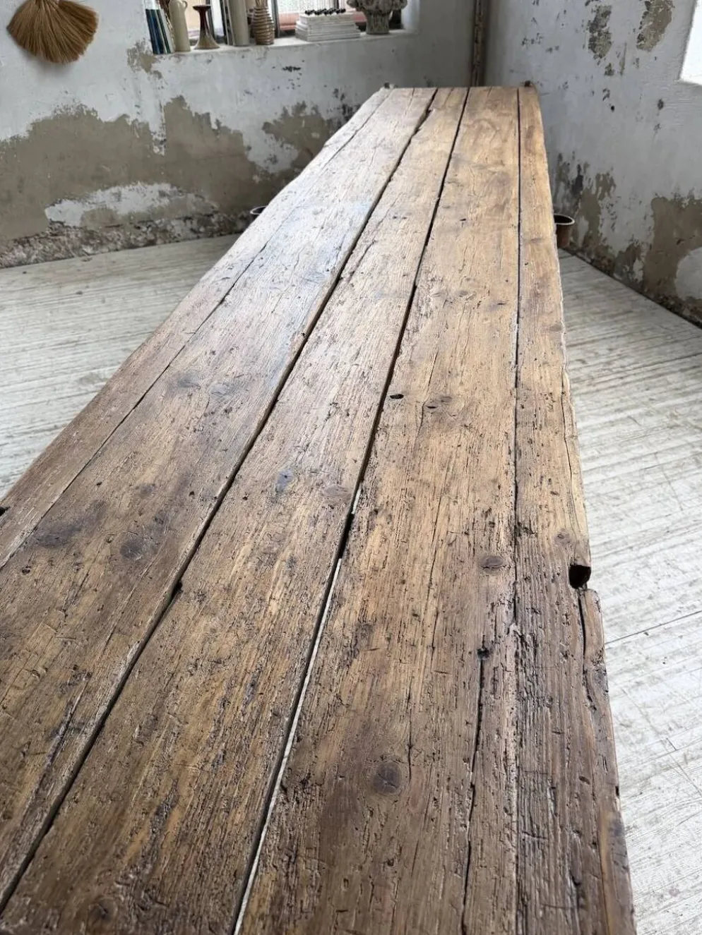 Table brutaliste art populaire XXL 3m5/4m pin et chêne