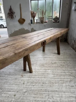 Table brutaliste art populaire XXL 3m5/4m pin et chêne