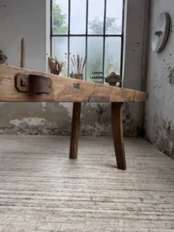 Table brutaliste art populaire XXL 3m5/4m pin et chêne