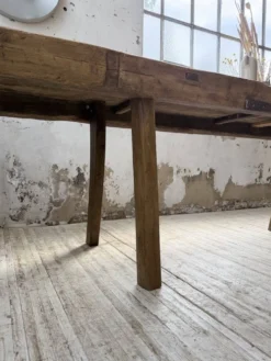 Table brutaliste art populaire XXL 3m5/4m pin et chêne