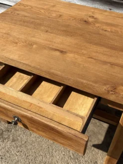 Table / Bureau ancien rénové – Pièce unique